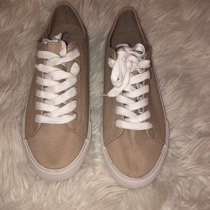 Lace-up sneakers!